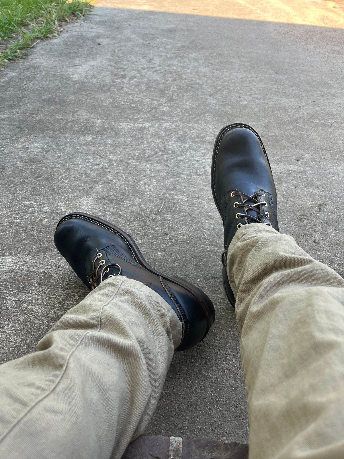 Photo by cricket on June 23, 2025 of the Nicks Lace Up Heritage in Horween Black Chromexcel.