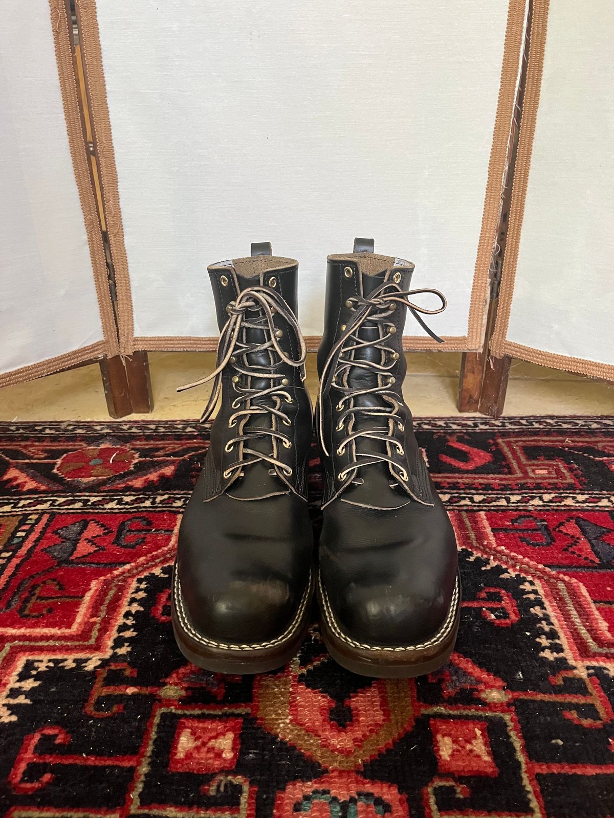 Photo by cricket on July 7, 2025 of the Nicks Lace Up Heritage in Horween Black Chromexcel.