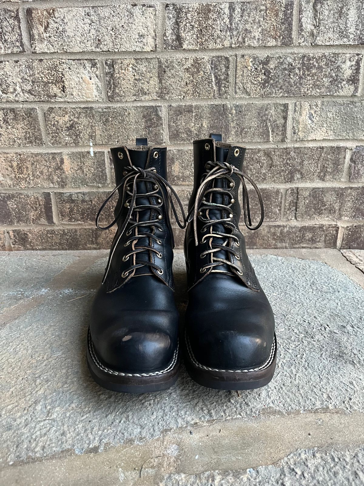 Photo by cricket on September 4, 2025 of the Nicks Lace Up Heritage in Horween Black Chromexcel.