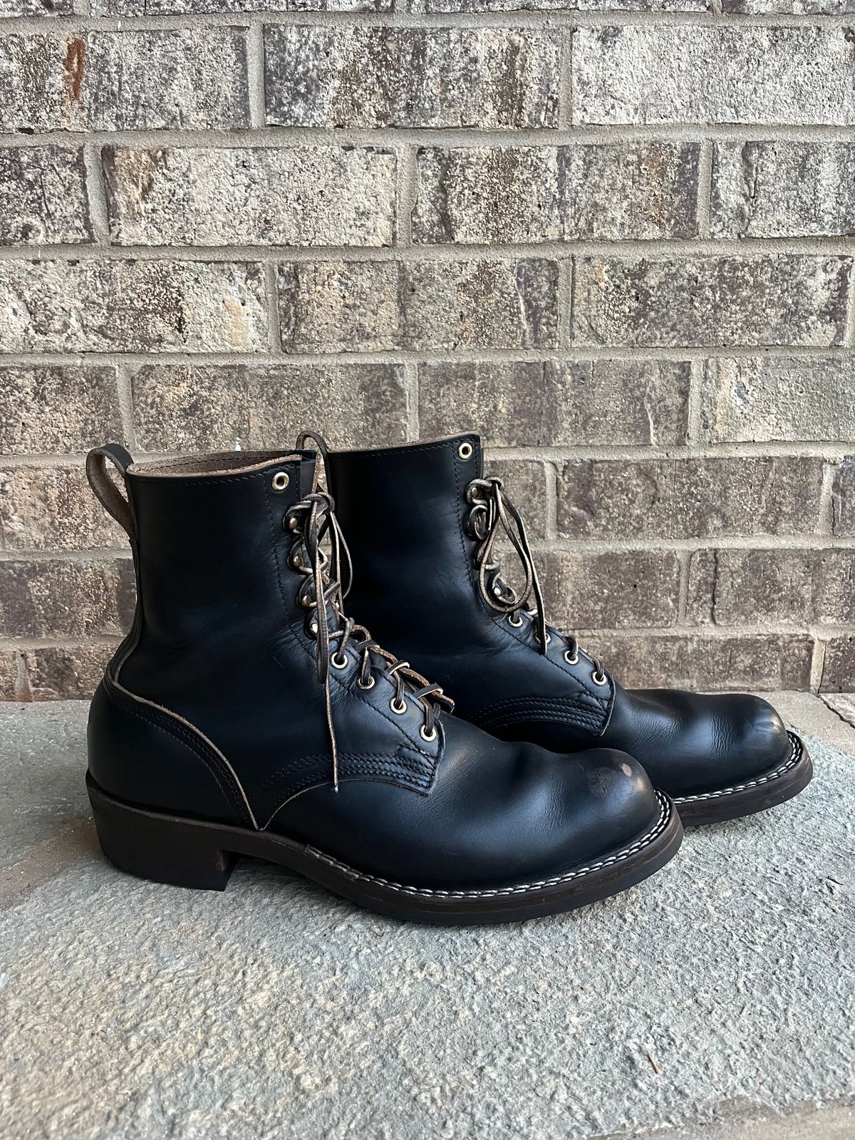 Photo by cricket on September 4, 2025 of the Nicks Lace Up Heritage in Horween Black Chromexcel.