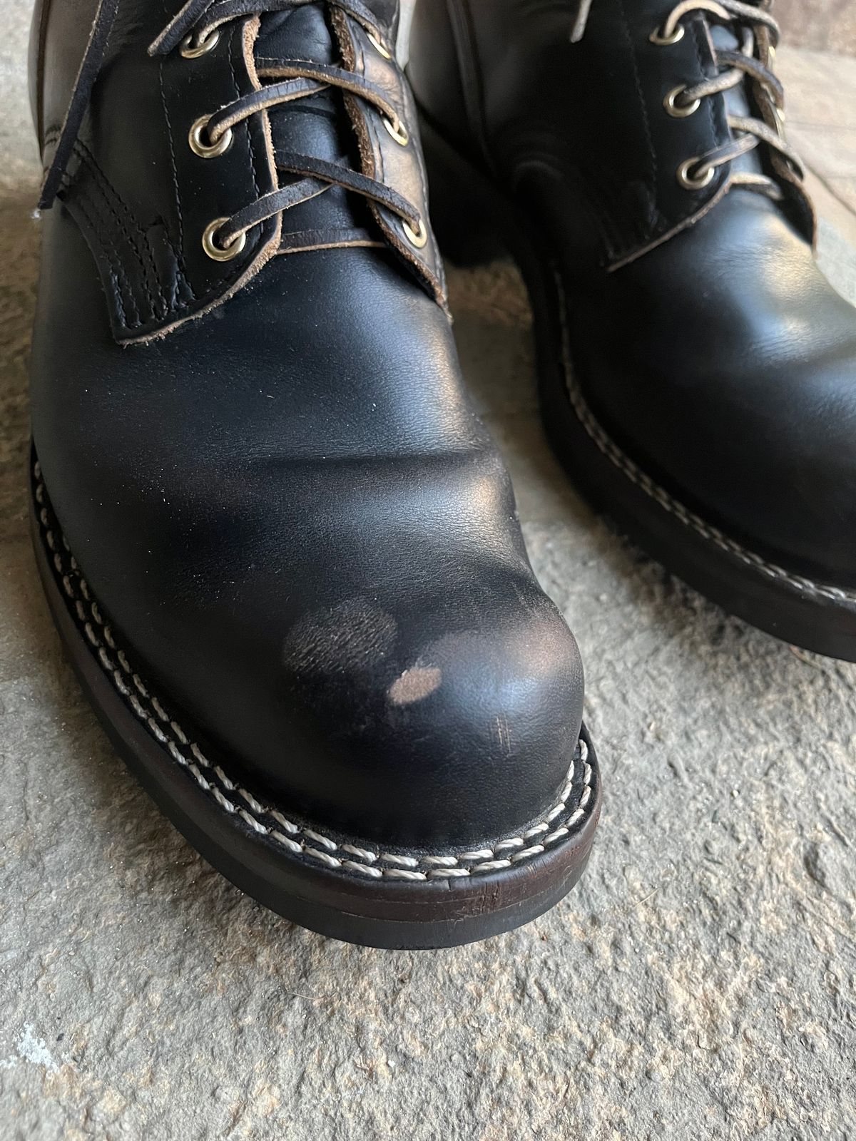 Photo by cricket on September 4, 2025 of the Nicks Lace Up Heritage in Horween Black Chromexcel.
