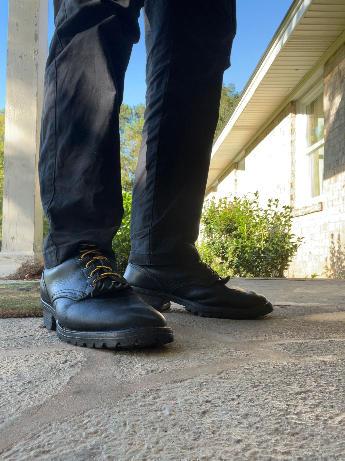 Photo by cricket on September 27, 2025 of the White's Hathorn Explorer in Seidel Black Oil Tan.