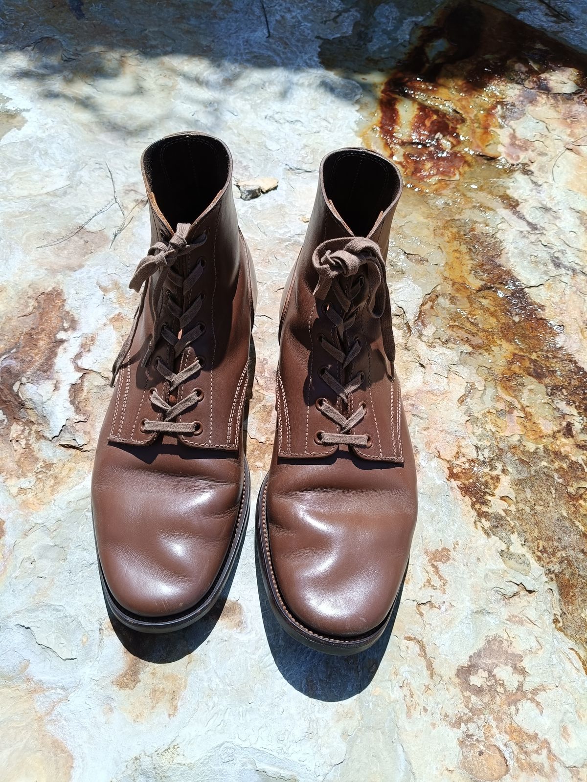 Photo by radzi111 on October 21, 2025 of the Clinch Yeager Boots in Brown-Overdyed Horsebutt.
