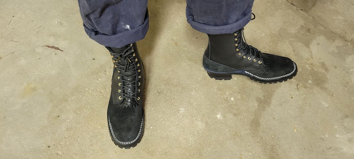 Photo by chrispbacon on June 6, 2025 of the Nicks BuilderPro in Seidel MaxSupport Black Roughout & Seidel MaxSupport Black.