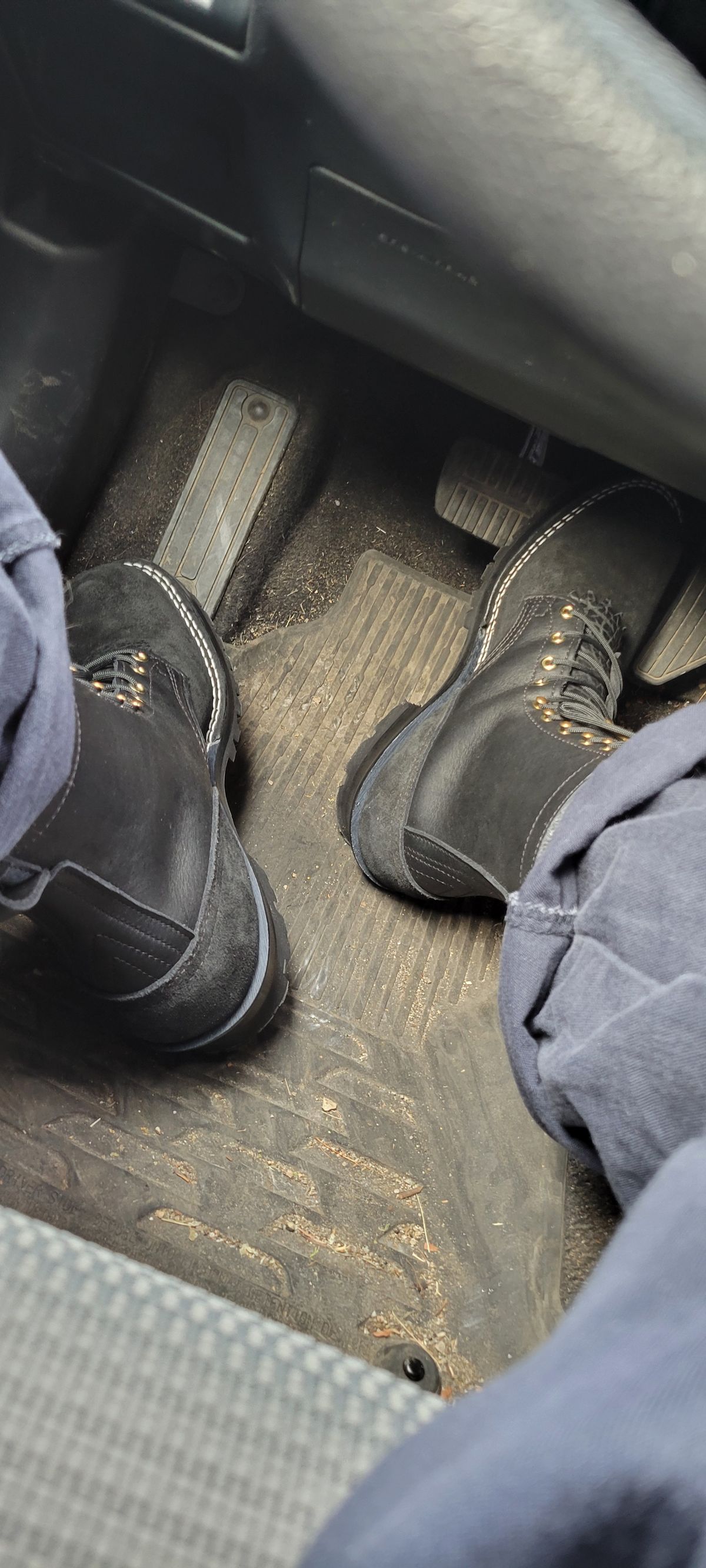Photo by chrispbacon on June 6, 2025 of the Nicks BuilderPro in Seidel MaxSupport Black Roughout & Seidel MaxSupport Black.