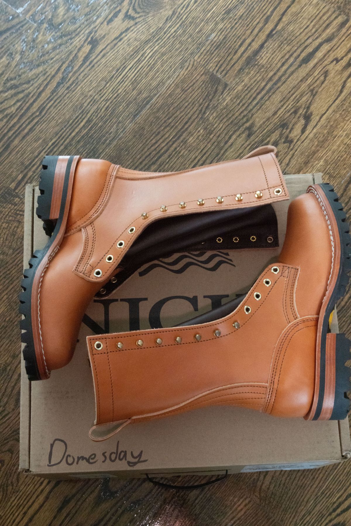 Photo by AG on October 1, 2024 of the Nicks DomePro in Wickett & Craig Tan English Bridle.