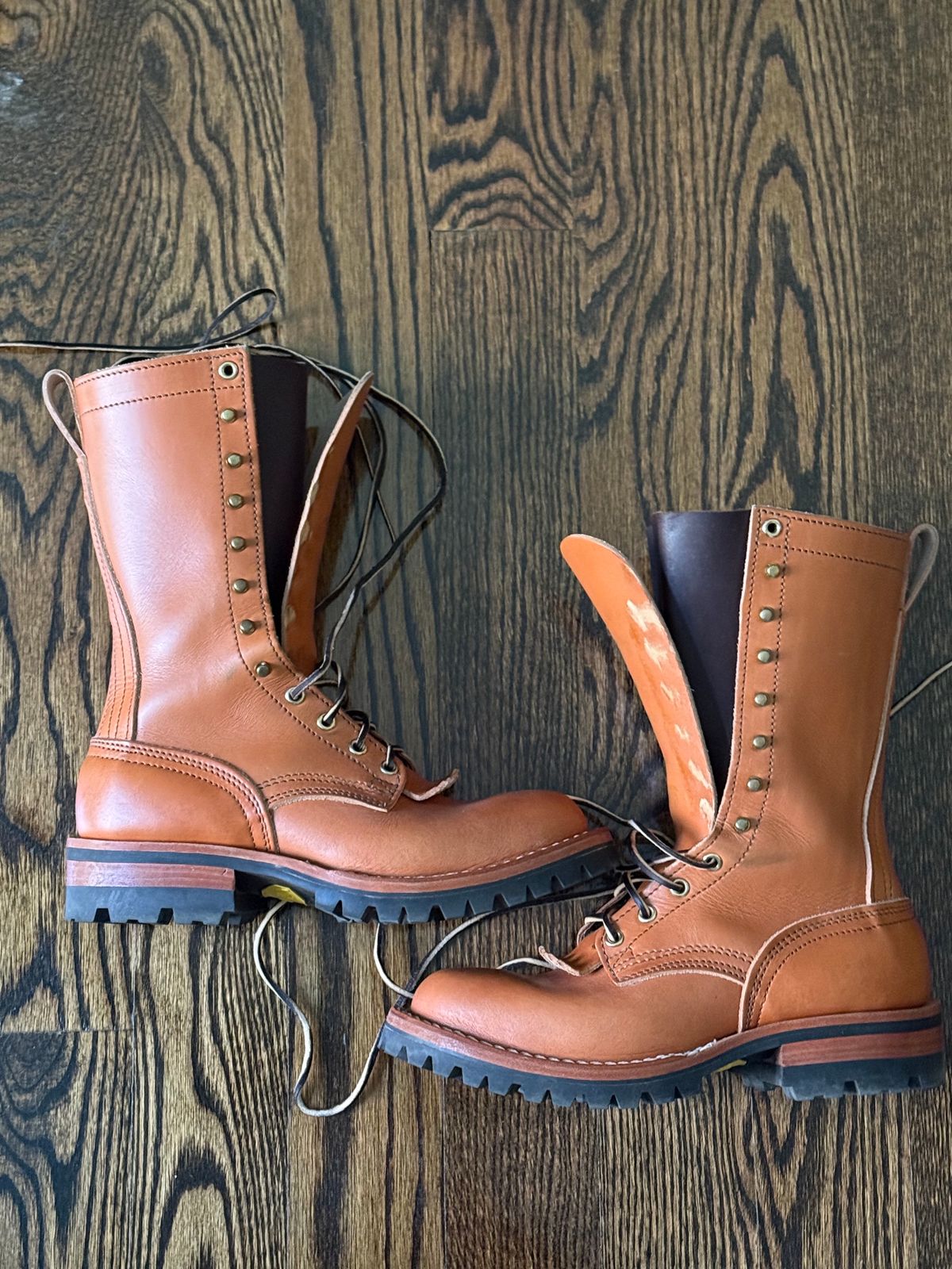 Photo by AG on October 29, 2024 of the Nicks DomePro in Wickett & Craig Tan English Bridle.