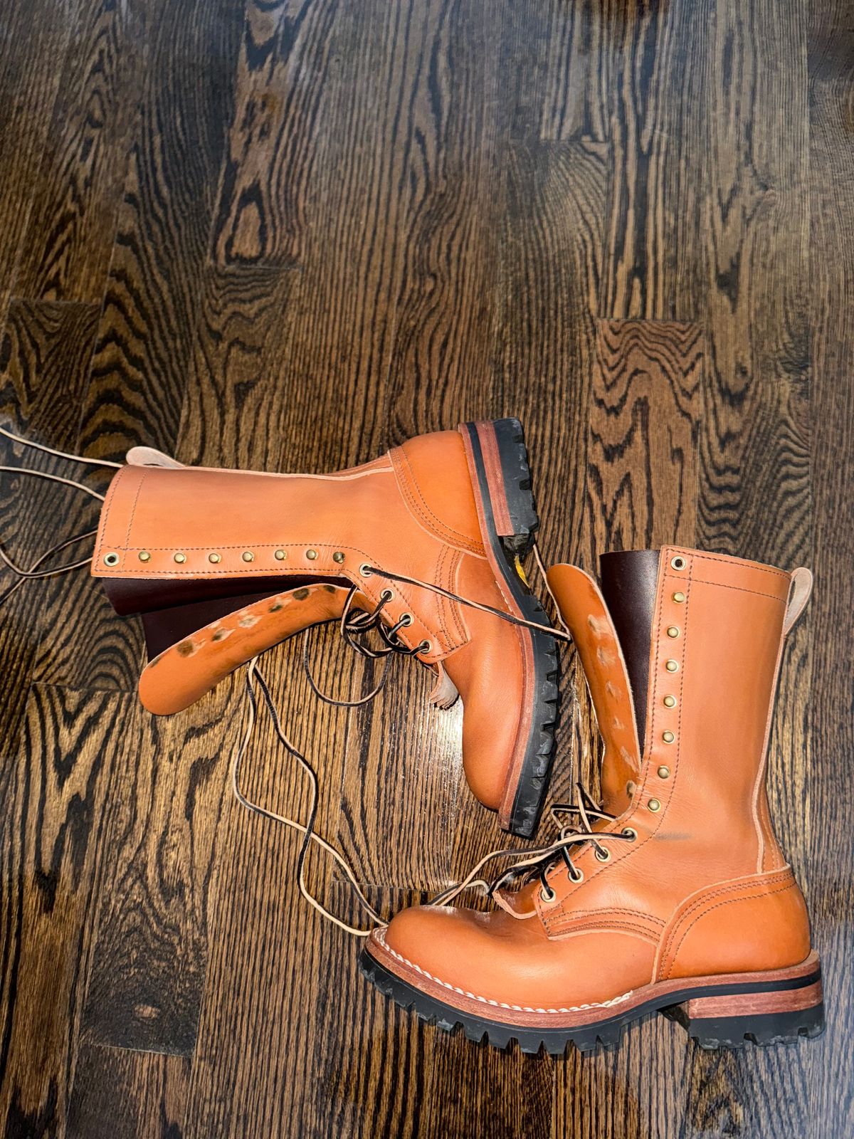 Photo by AG on December 26, 2024 of the Nicks DomePro in Wickett & Craig Tan English Bridle.
