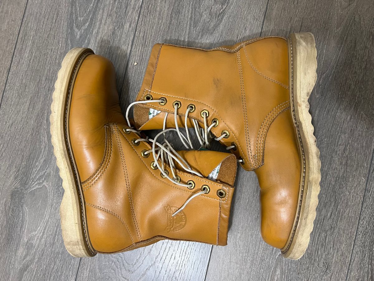 Photo by julia on January 6, 2025 of the Canada West Boots Unknown Model in Unknown Leather.