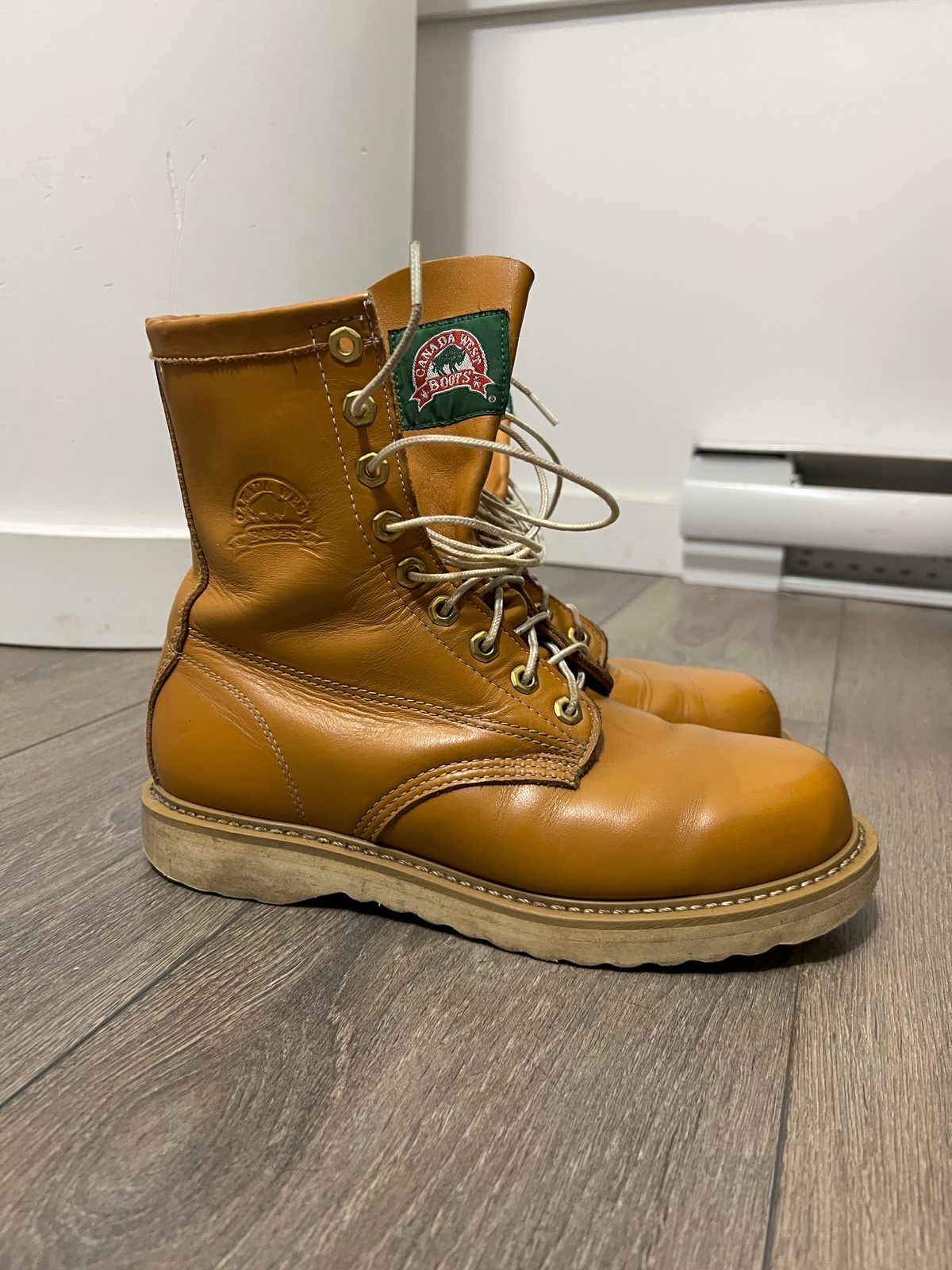 Photo by julia on January 6, 2025 of the Canada West Boots Unknown Model in Unknown Leather.
