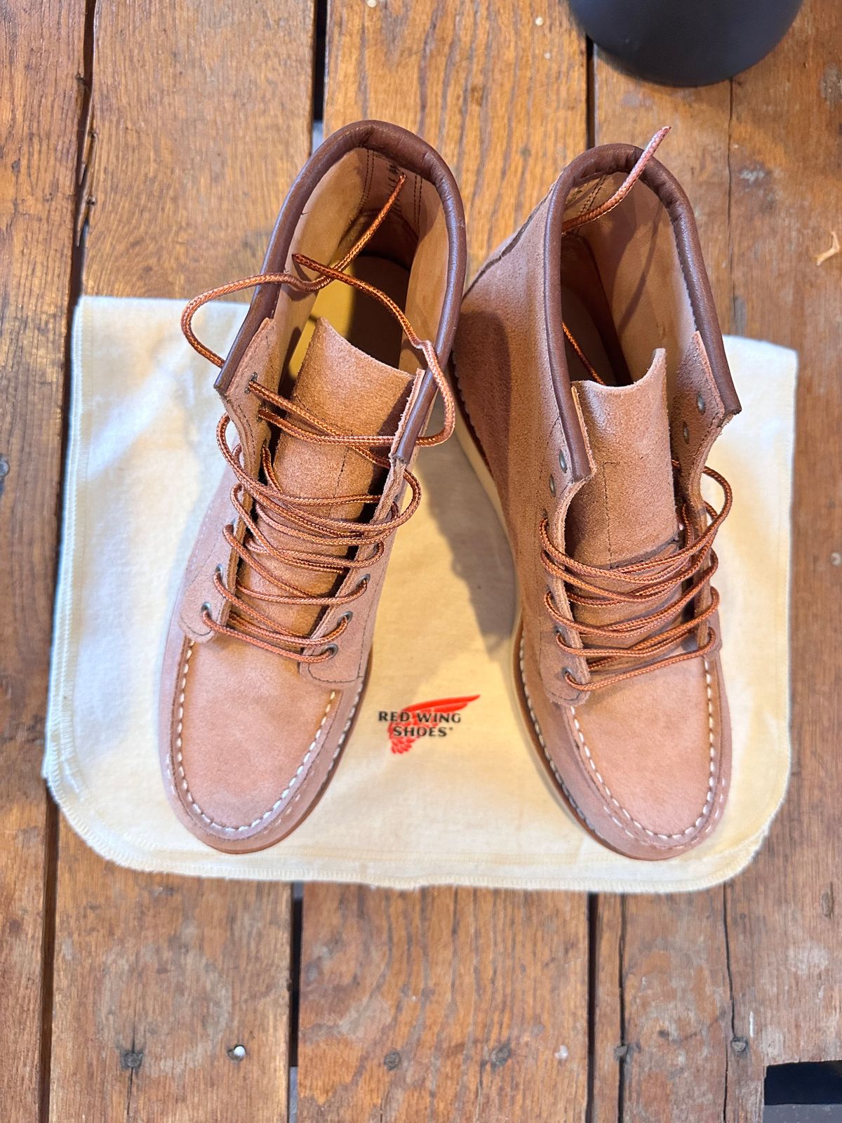 Photo by jbiondo on October 2, 2024 of the Red Wing 6-Inch Classic Moc in S.B. Foote Dusty Rose Abilene.