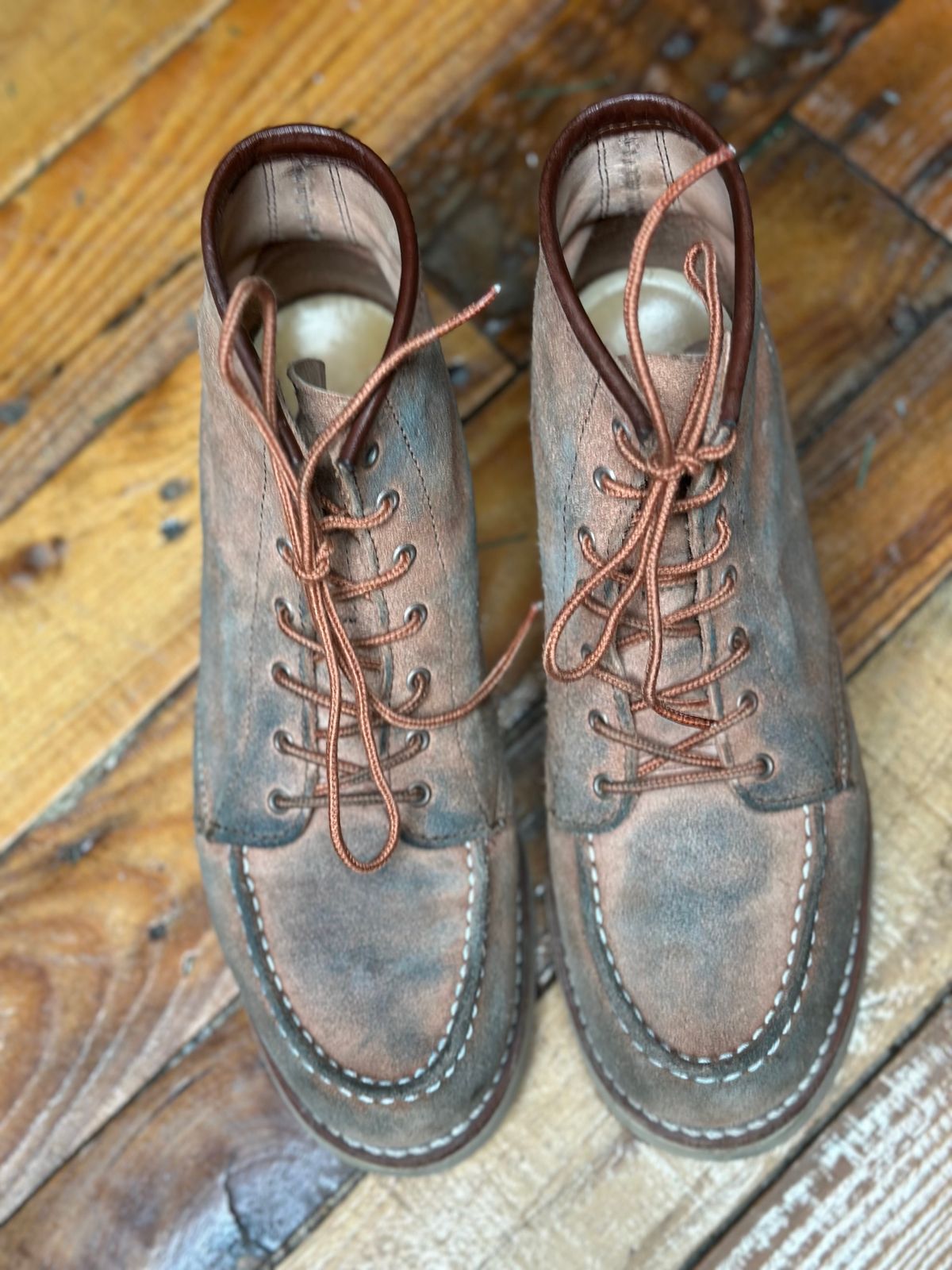 Photo by jbiondo on January 5, 2025 of the Red Wing 6-Inch Classic Moc in S.B. Foote Dusty Rose Abilene.