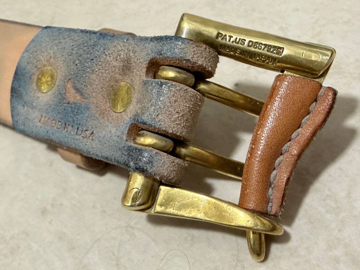 Photo by Mister_Brue on December 6, 2025 of the Pigeon Tree Double Prong Quick Release Belt in Hermann Oak Natural Roughout.