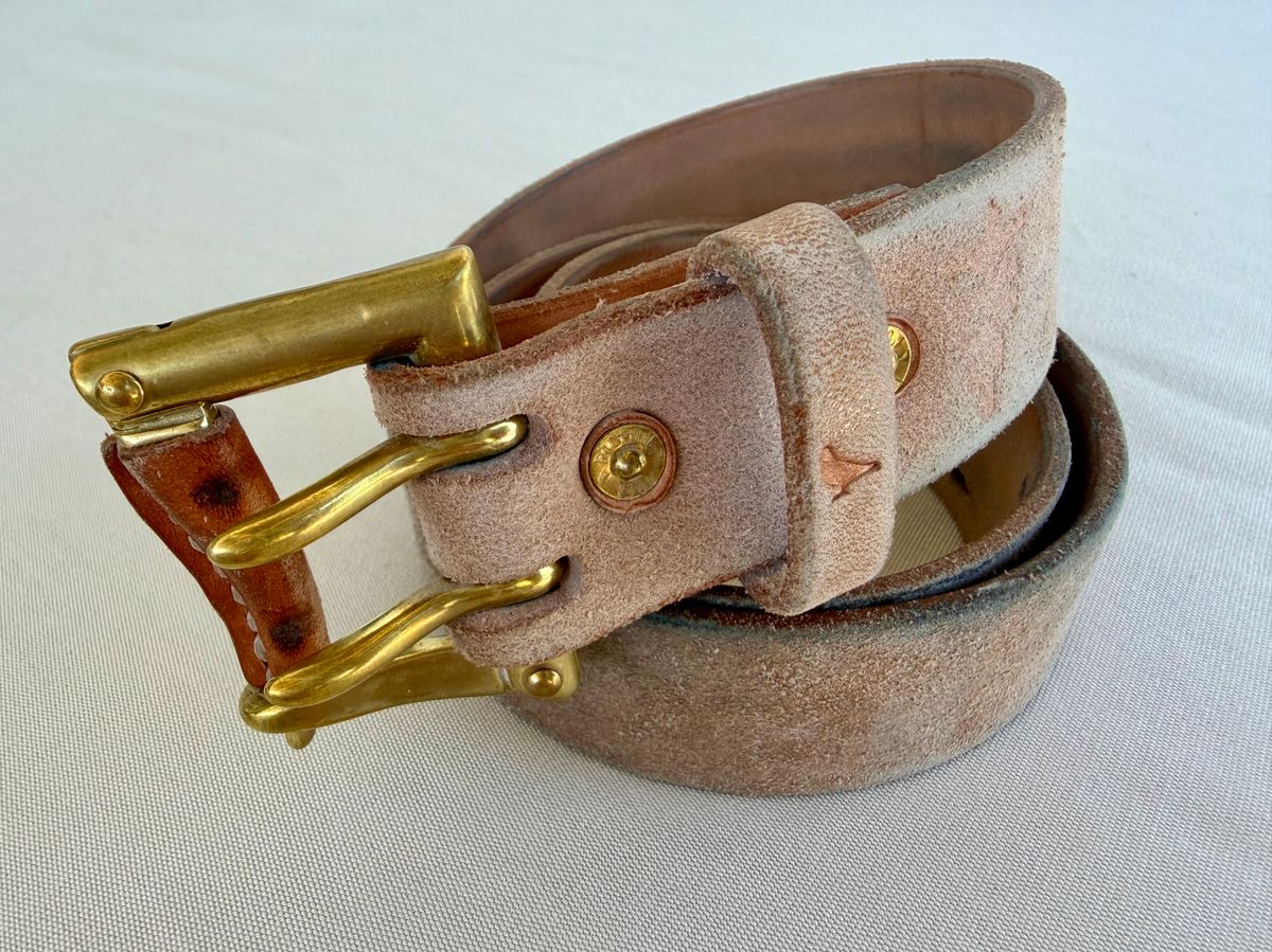 Photo by Mister_Brue on February 1, 2026 of the Pigeon Tree Double Prong Quick Release Belt in Hermann Oak Natural Roughout.