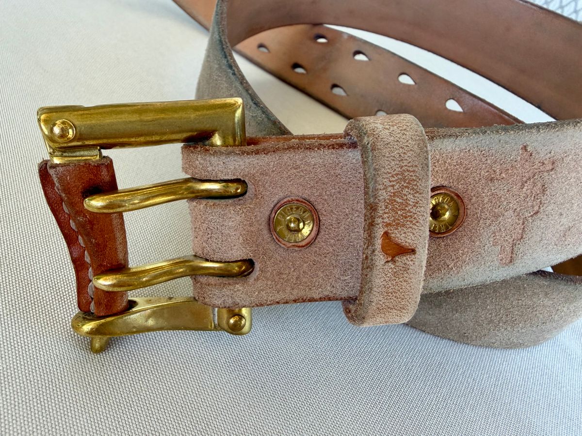 Photo by Mister_Brue on February 1, 2026 of the Pigeon Tree Double Prong Quick Release Belt in Hermann Oak Natural Roughout.