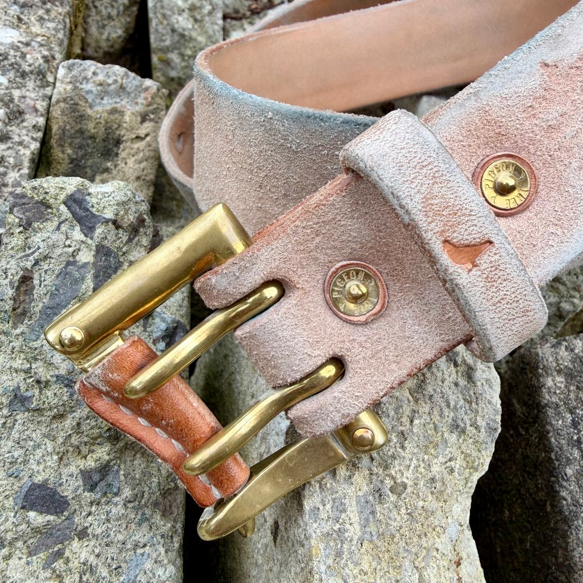 Photo by Mister_Brue on March 1, 2026 of the Pigeon Tree Double Prong Quick Release Belt in Hermann Oak Natural Roughout.