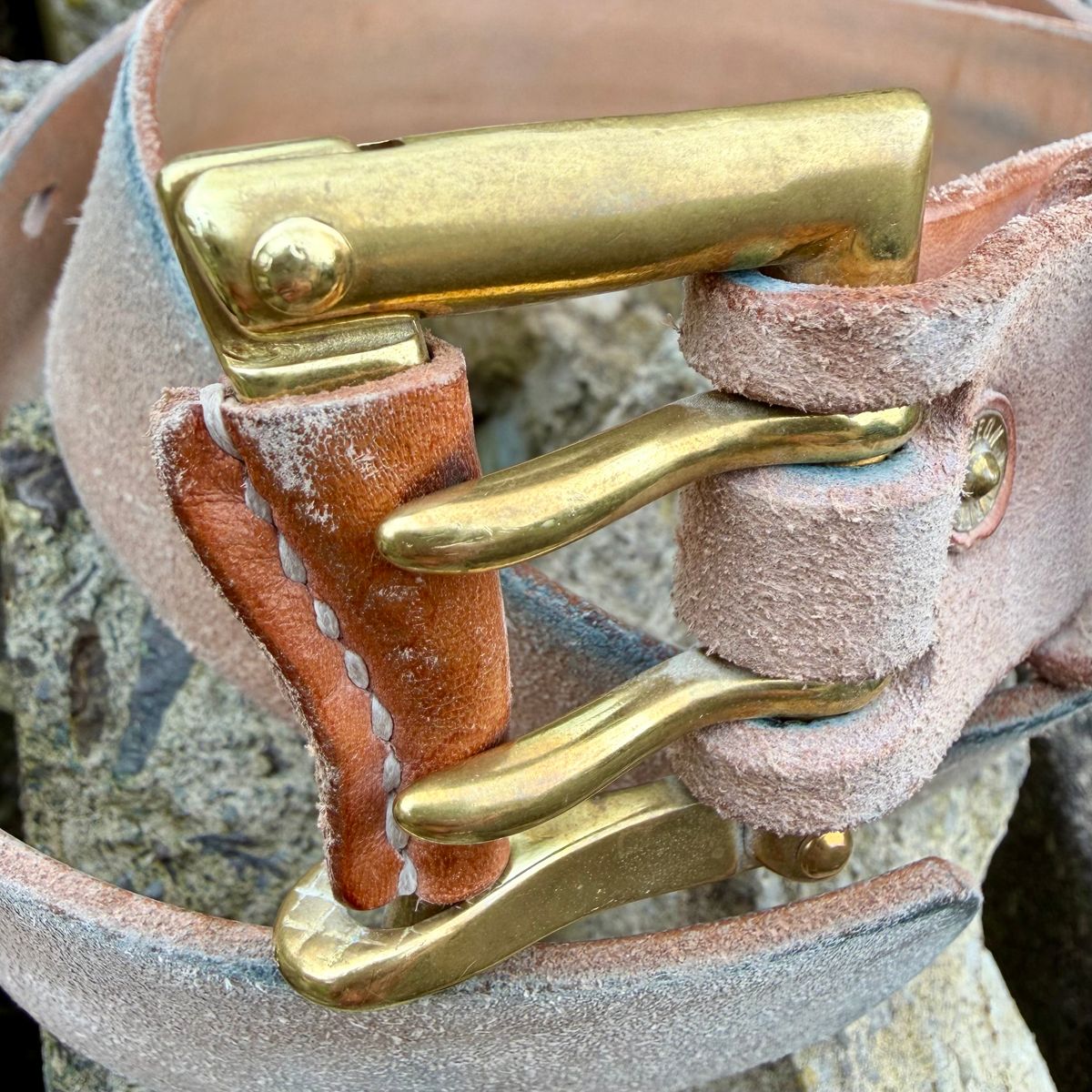 Photo by Mister_Brue on March 1, 2026 of the Pigeon Tree Double Prong Quick Release Belt in Hermann Oak Natural Roughout.