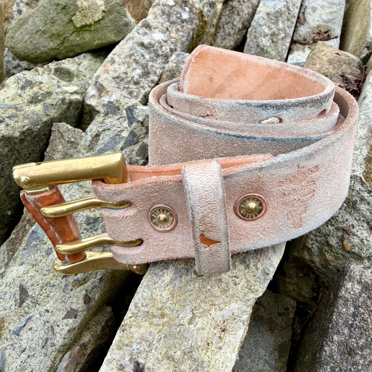 Photo by Mister_Brue on March 1, 2026 of the Pigeon Tree Double Prong Quick Release Belt in Hermann Oak Natural Roughout.