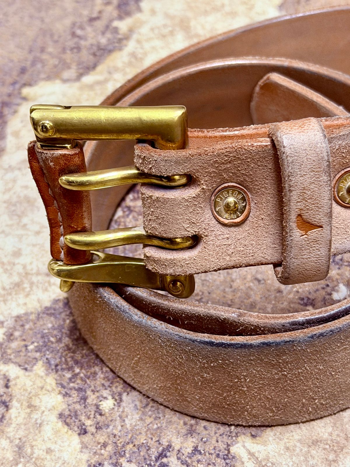 Photo by Mister_Brue on April 5, 2026 of the Pigeon Tree Double Prong Quick Release Belt in Hermann Oak Natural Roughout.