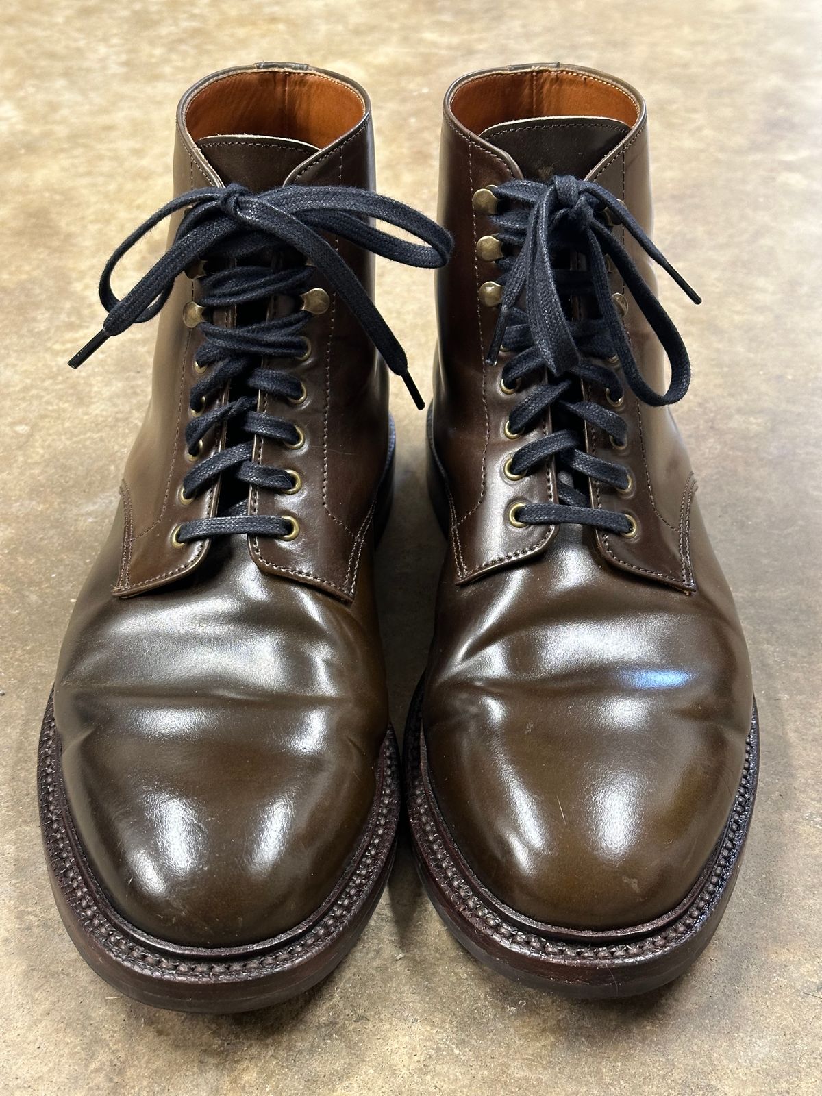 Photo by bootguy on January 4, 2025 of the Grant Stone Edward Boot in Horween Maduro Shell Cordovan.
