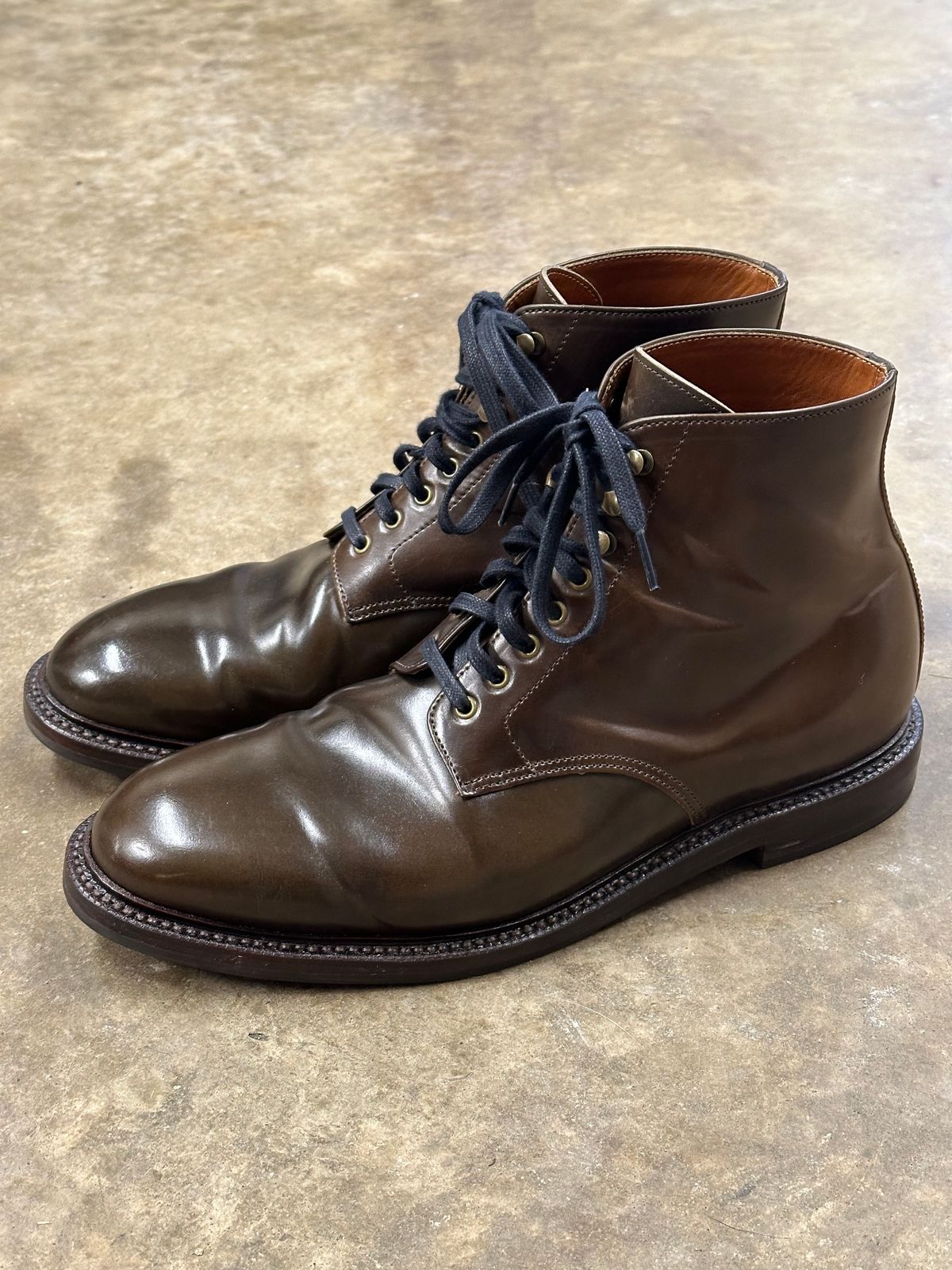 Photo by bootguy on January 4, 2025 of the Grant Stone Edward Boot in Horween Maduro Shell Cordovan.