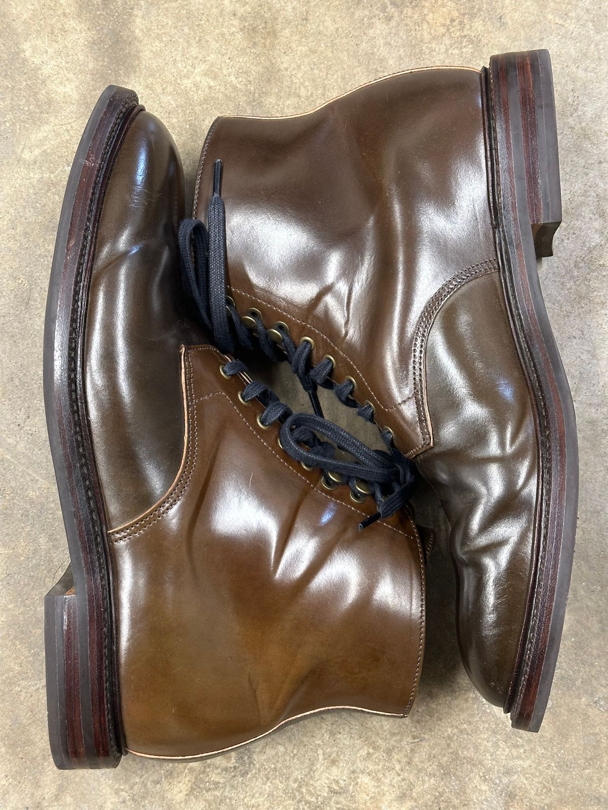Photo by bootguy on January 4, 2025 of the Grant Stone Edward Boot in Horween Maduro Shell Cordovan.