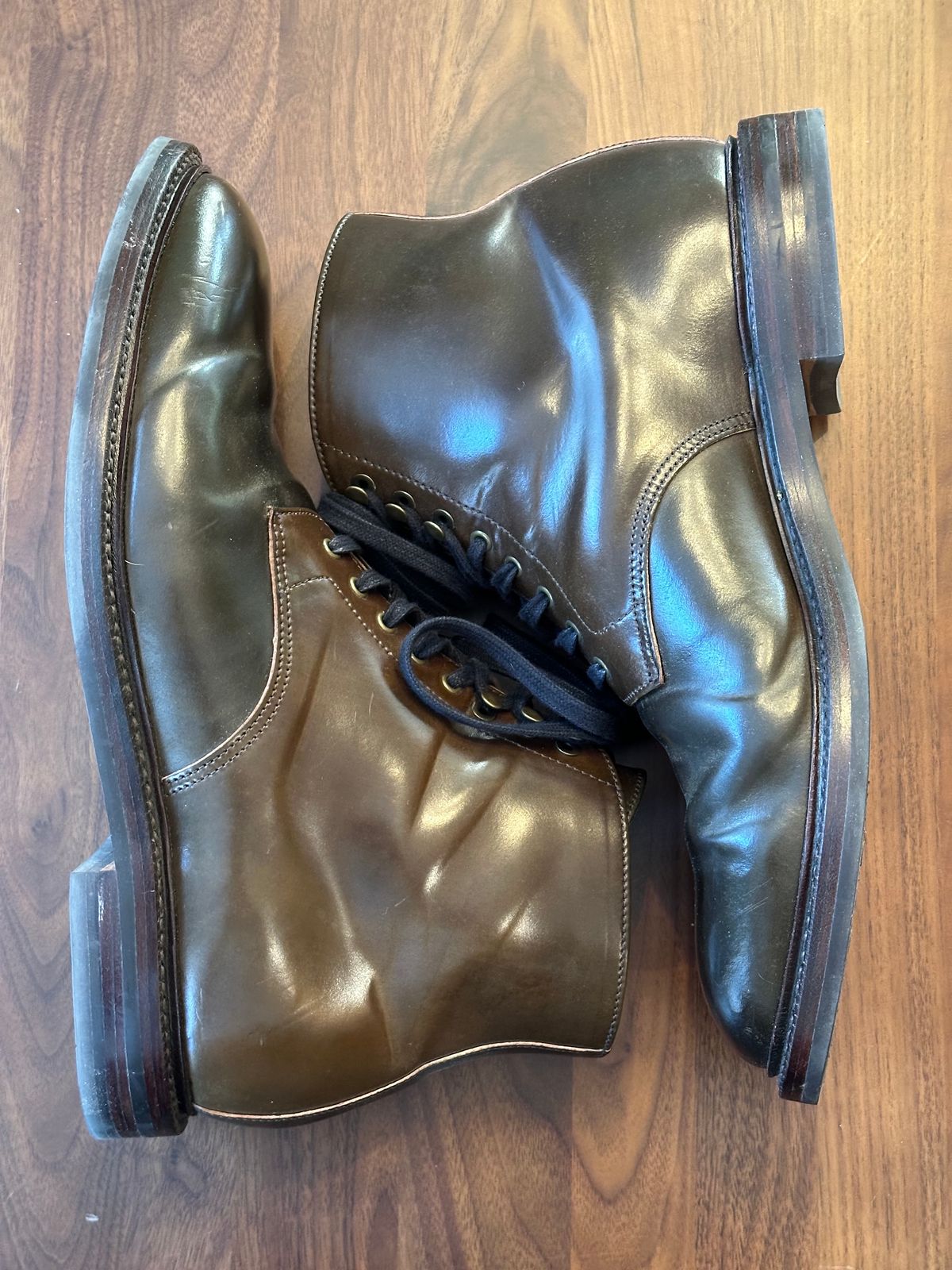 Photo by bootguy on February 4, 2025 of the Grant Stone Edward Boot in Horween Maduro Shell Cordovan.