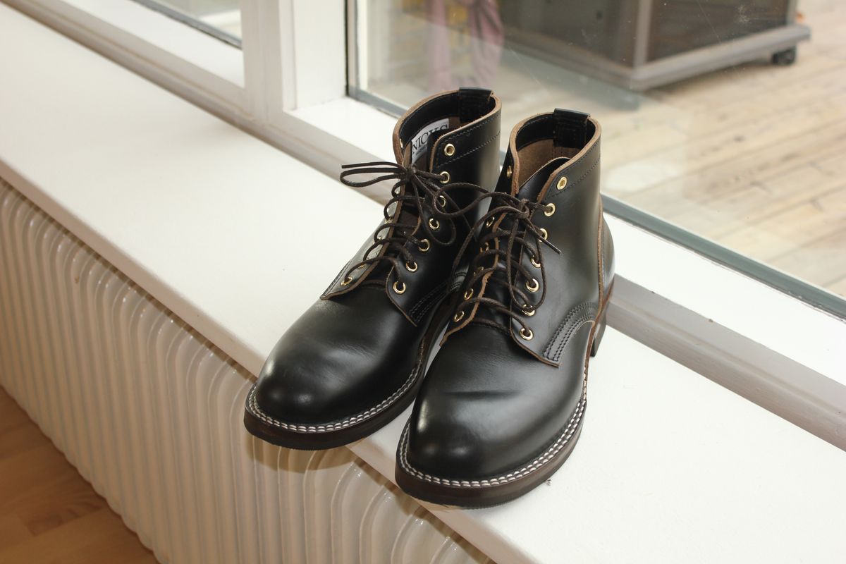 Photo by JSD on August 11, 2025 of the Nicks Ivan in Horween Black Chromexcel.