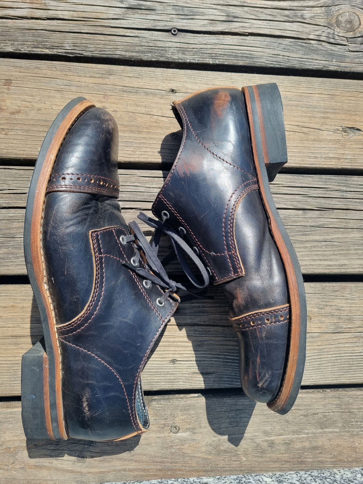 Photo by JSD on June 19, 2025 of the Argo Oxford Shoes Winch in Maryam Black Horsebutt.