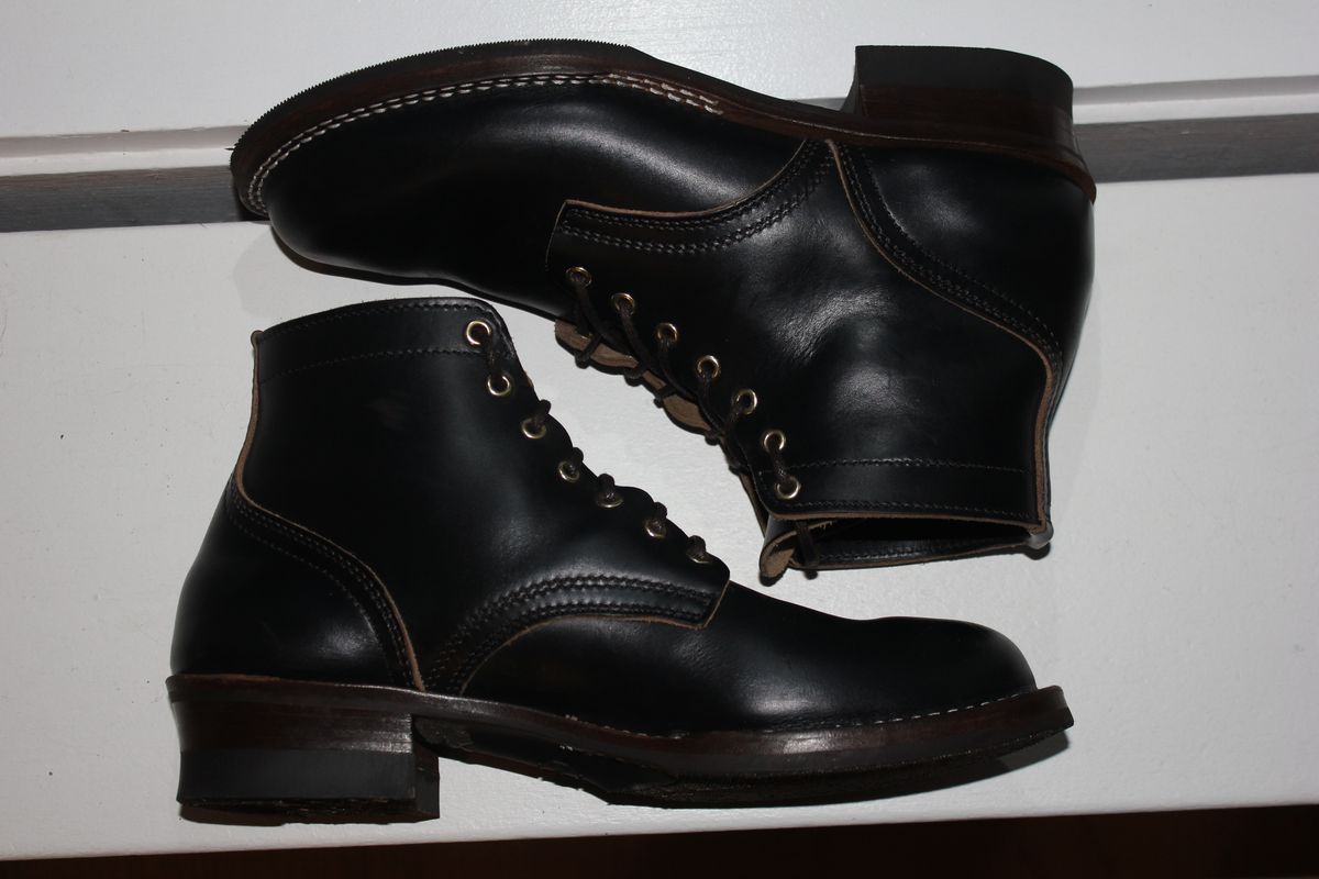Photo by JSD on October 5, 2025 of the Nicks Ivan in Horween Black Chromexcel.