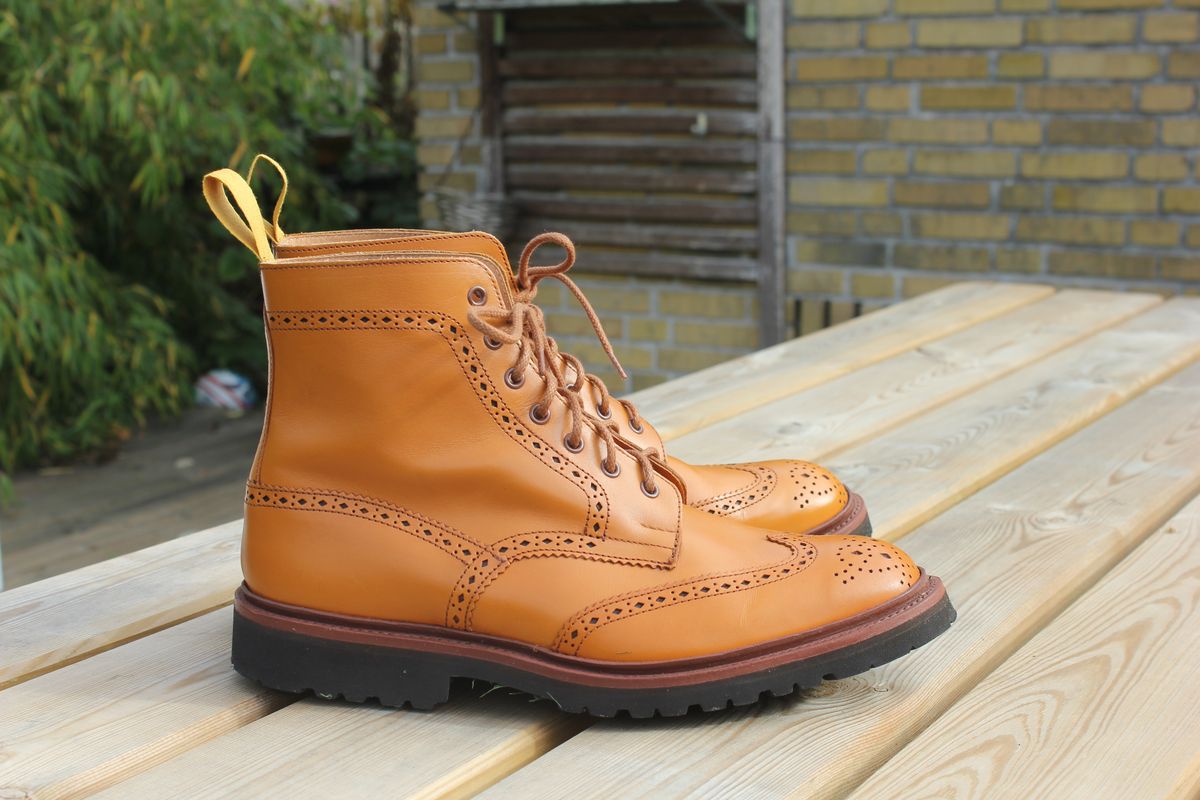Photo by JSD on October 9, 2025 of the Tricker's Stow Country Boot in Acorn Antique.