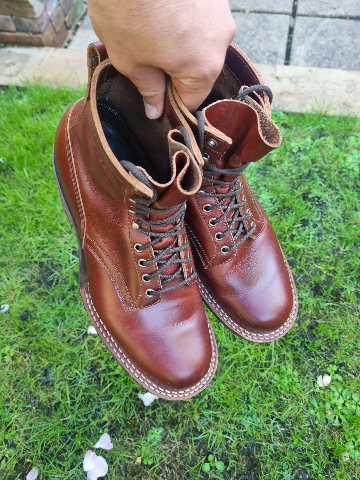 Photo by JSD on September 29, 2025 of the White's 350 Cruiser in Seidel British Tan Double Shot.