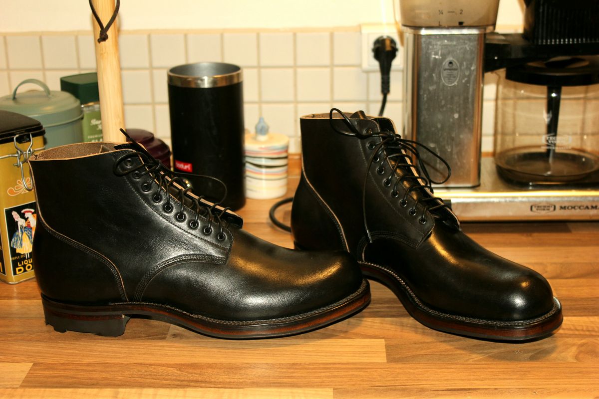 Photo by JSD on October 23, 2025 of the Viberg Service Boot in Lucida Black Horsebutt.