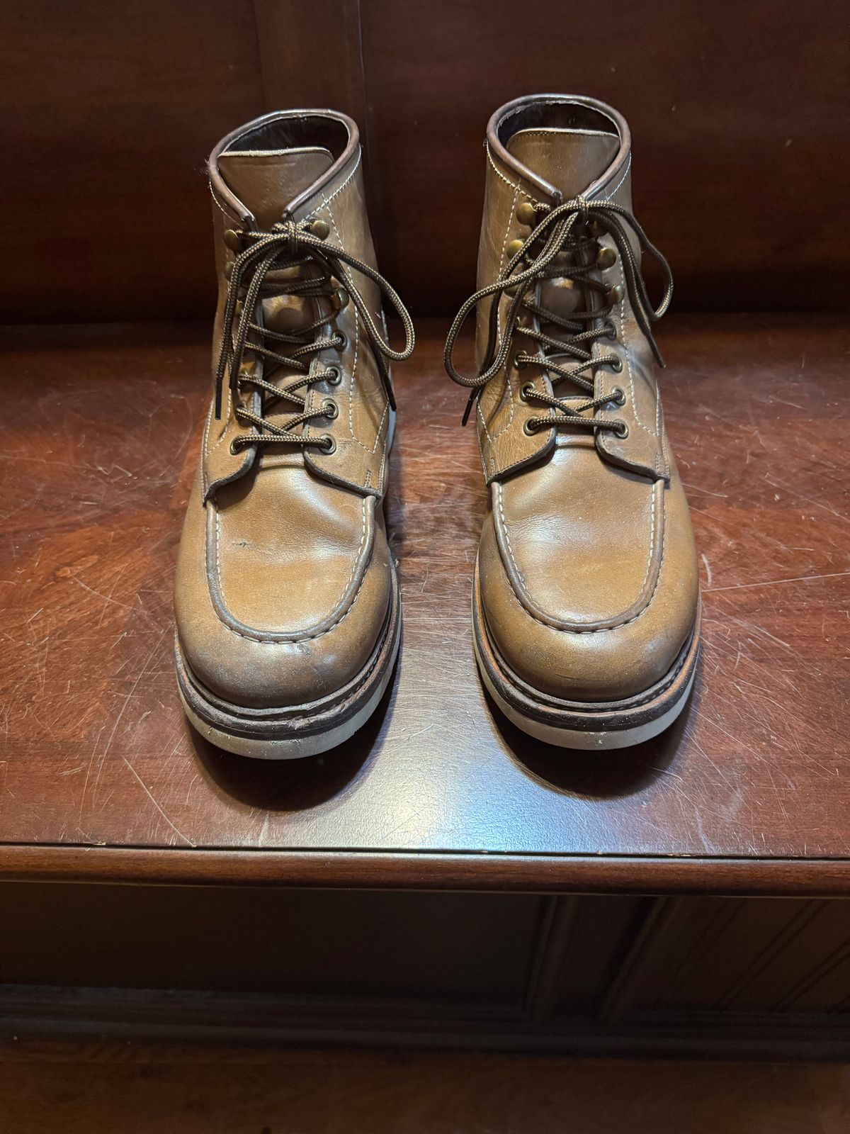 Photo by Bootsforever on November 2, 2025 of the Blkbrd Shoemaker Dallas Moctoe Boot in Horween Natural Chromexcel.