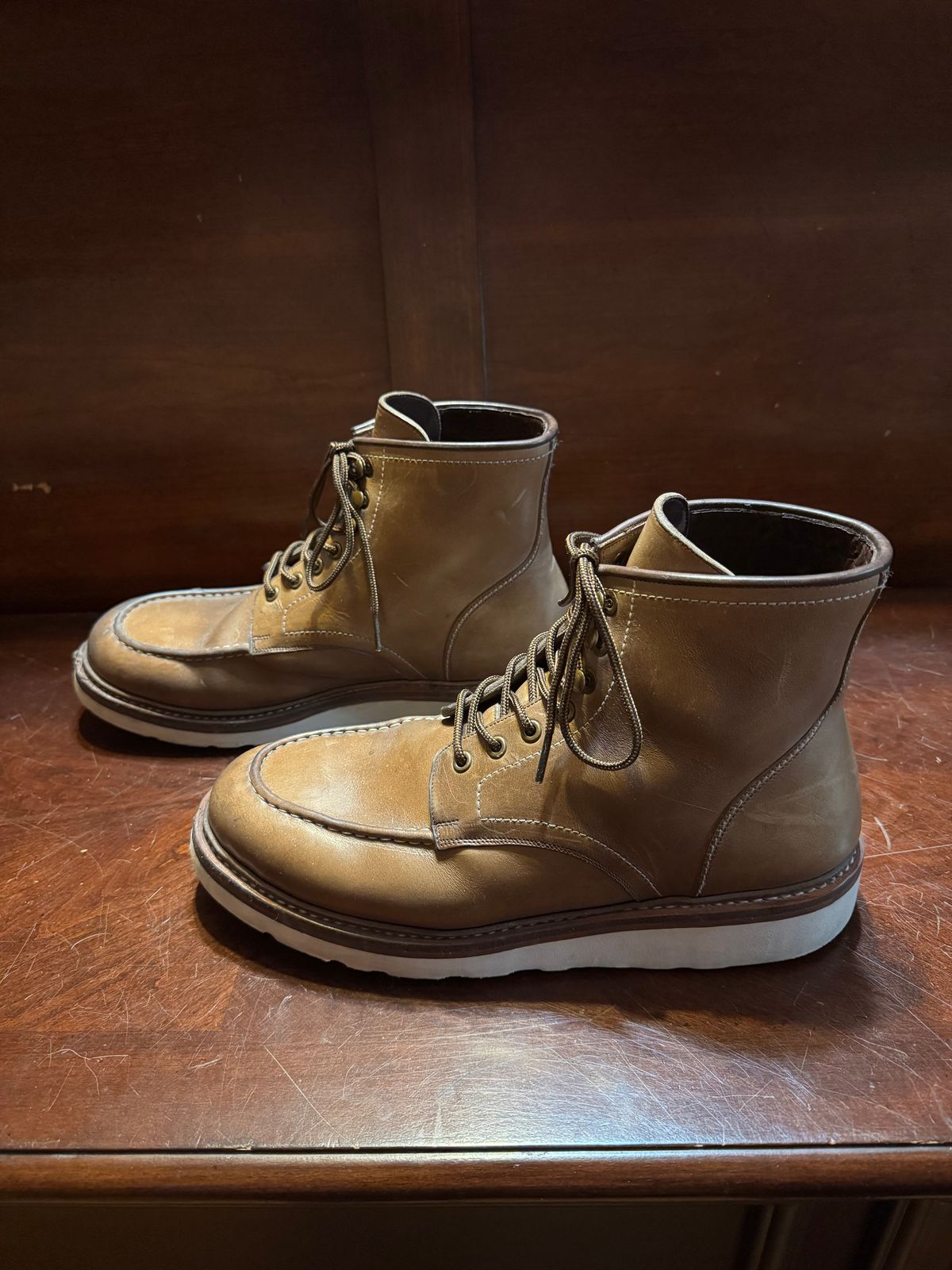 Photo by Bootsforever on November 2, 2025 of the Blkbrd Shoemaker Dallas Moctoe Boot in Horween Natural Chromexcel.