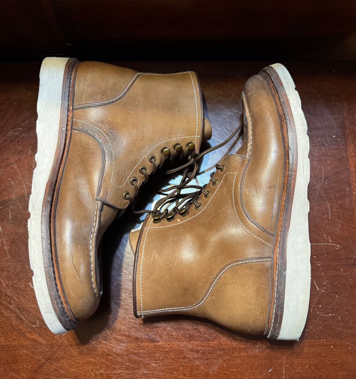 Photo by Bootsforever on November 2, 2025 of the Blkbrd Shoemaker Dallas Moctoe Boot in Horween Natural Chromexcel.
