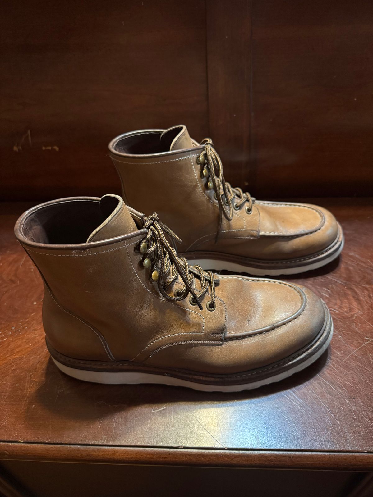 Photo by Bootsforever on November 2, 2025 of the Blkbrd Shoemaker Dallas Moctoe Boot in Horween Natural Chromexcel.