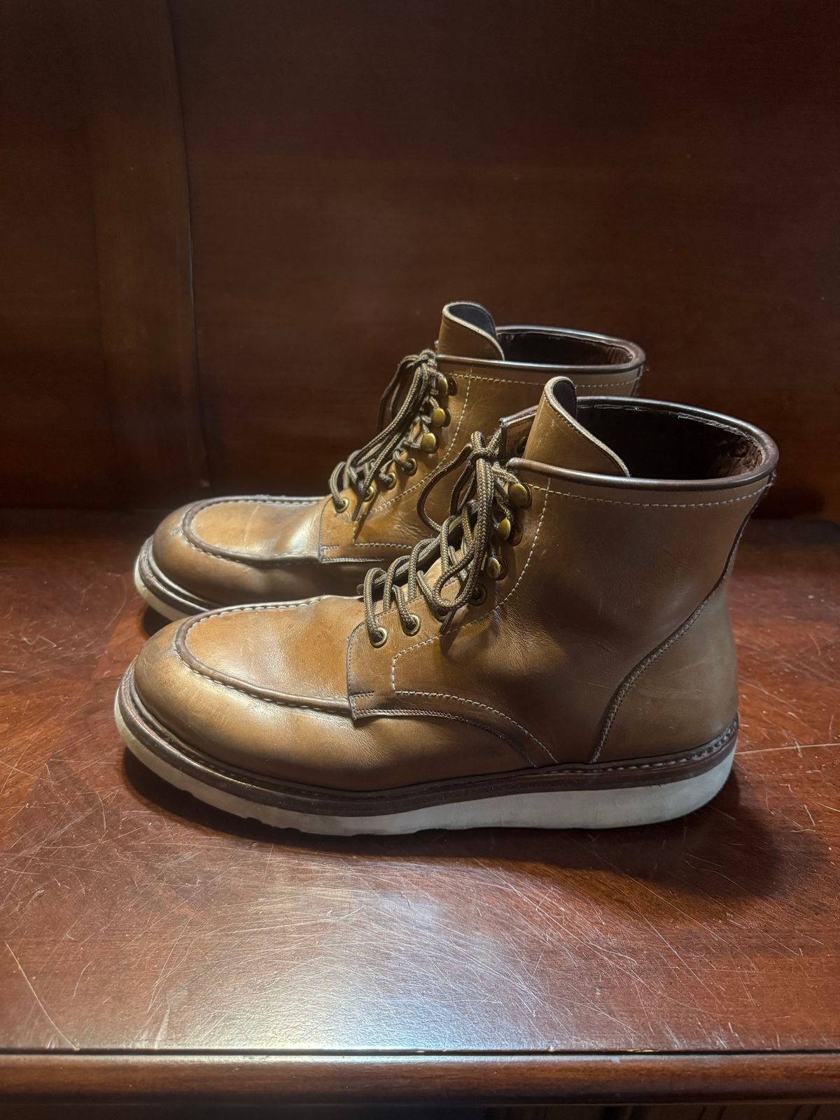 Photo by Bootsforever on December 2, 2025 of the Blkbrd Shoemaker Dallas Moctoe Boot in Horween Natural Chromexcel.