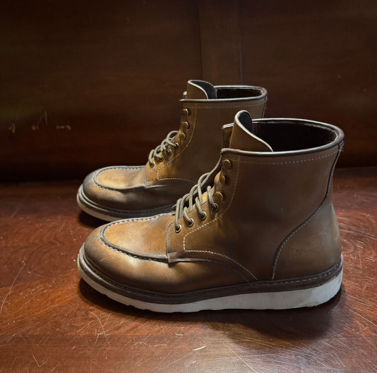 Photo by Bootsforever on January 2, 2026 of the Blkbrd Shoemaker Dallas Moctoe Boot in Horween Natural Chromexcel.