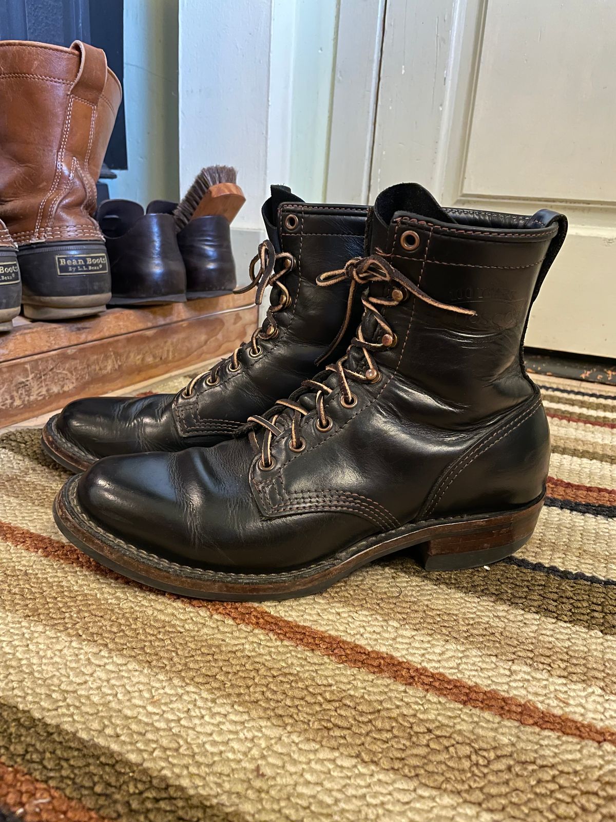 Photo by KaniThunder on October 28, 2022 of the Wesco Hendrik in Seidel Black Tie Domain.