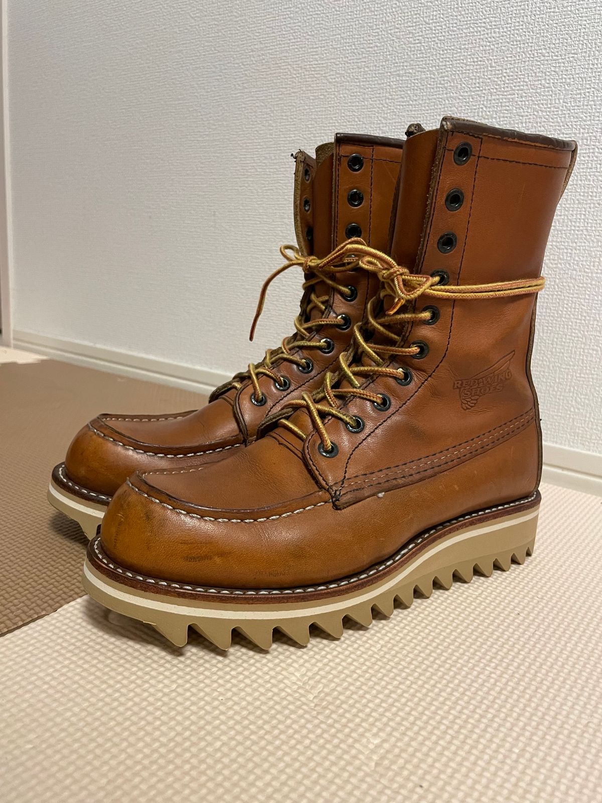 Photo by KaniThunder on August 4, 2023 of the Red Wing 8-Inch Classic Moc in S.B. Foot Oro-Iginal.