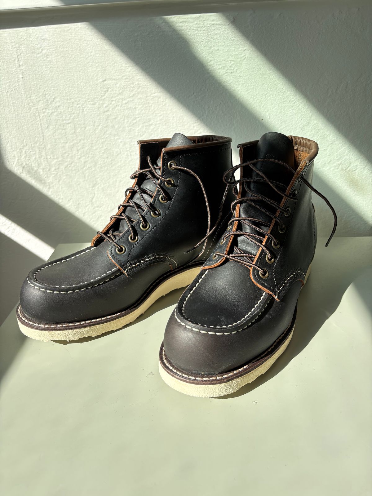 Photo by texasian on October 31, 2025 of the Red Wing 6-Inch Classic Moc in S.B. Foot Black Prairie.