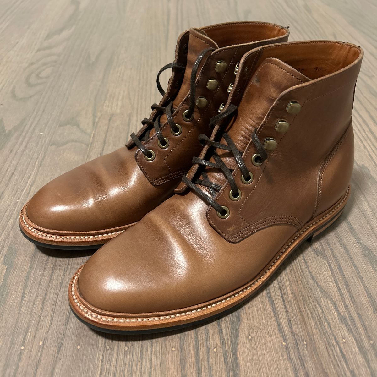 Photo by MennoNaseem on March 13, 2024 of the Grant Stone Diesel Boot in Horween Dune Chromexcel.