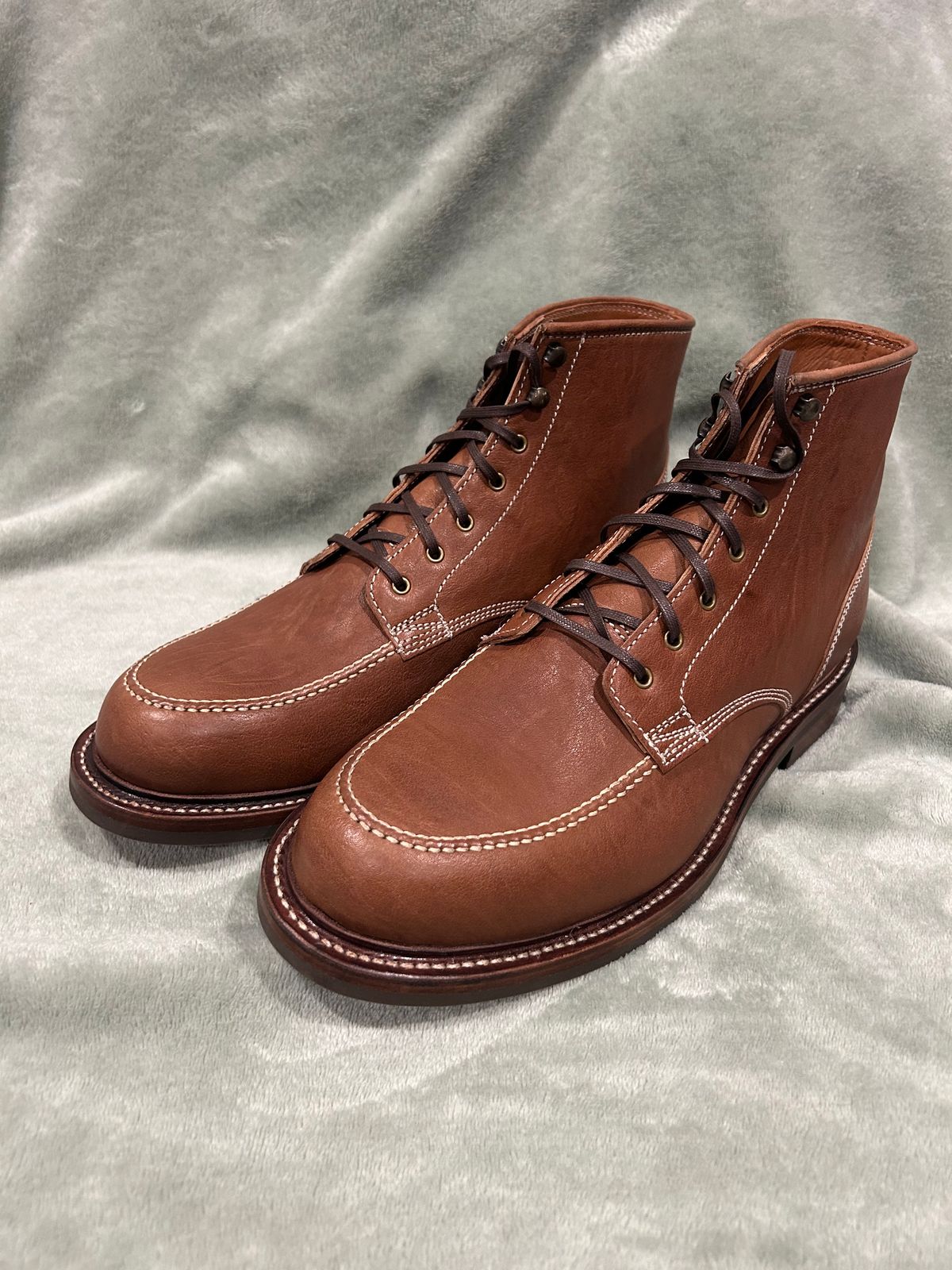 Photo by MennoNaseem on February 1, 2025 of the Caswell Boot Company Stanton in Toscanello Washed Kangaroo.