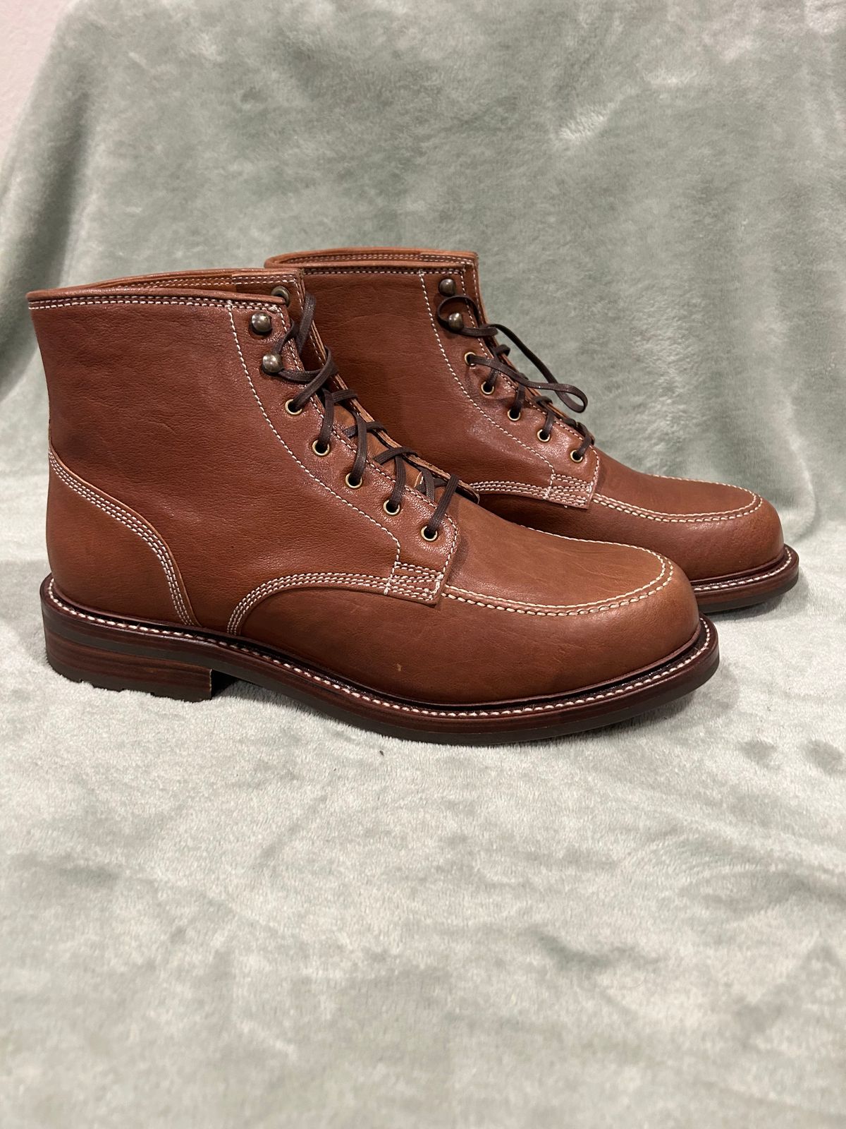 Photo by MennoNaseem on February 1, 2025 of the Caswell Boot Company Stanton in Toscanello Washed Kangaroo.