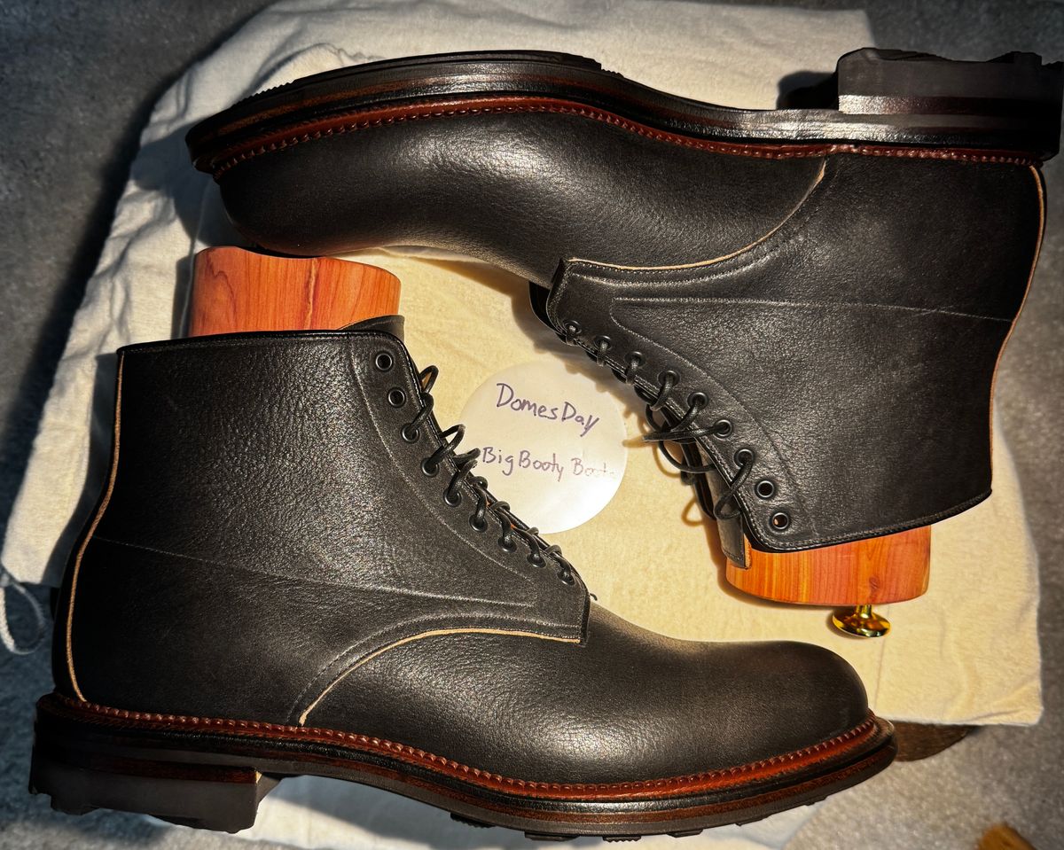 Photo by bigbootyboots on October 9, 2024 of the Viberg Navvy Boot in Horween Washed Chromexcel.