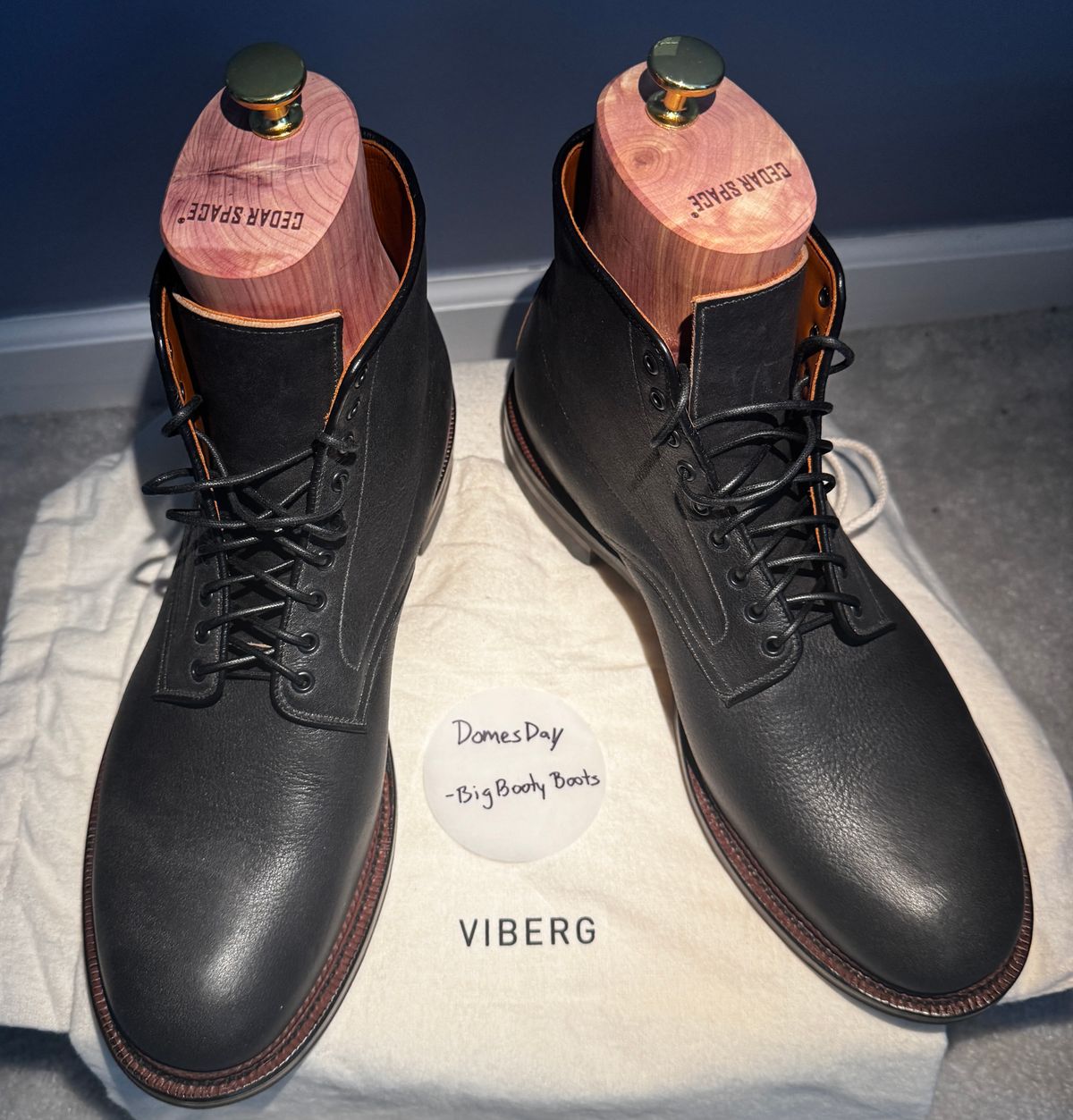 Photo by bigbootyboots on October 9, 2024 of the Viberg Navvy Boot in Horween Washed Chromexcel.