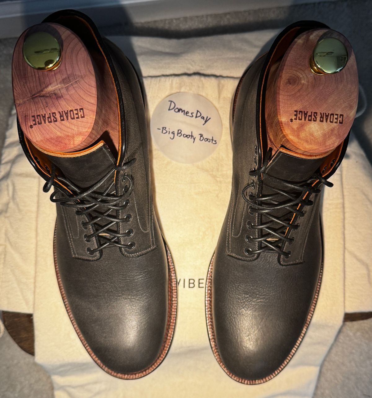 Photo by bigbootyboots on October 9, 2024 of the Viberg Navvy Boot in Horween Washed Chromexcel.