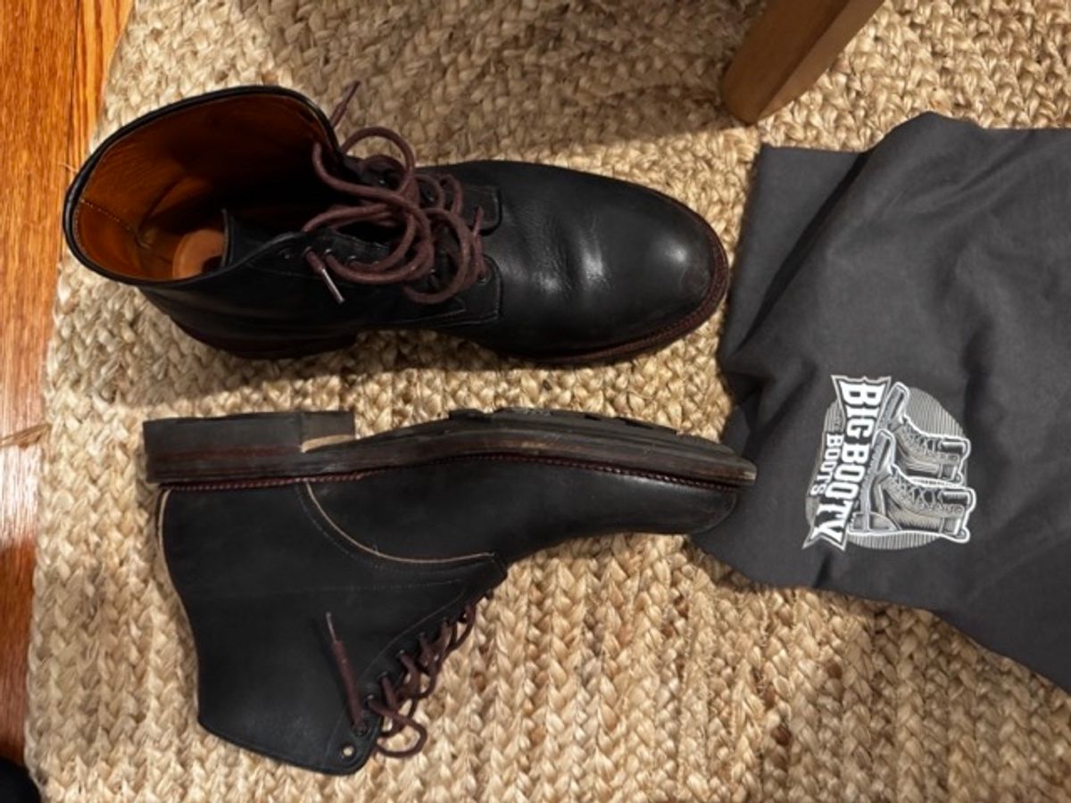 Photo by bigbootyboots on December 3, 2024 of the Viberg Navvy Boot in Horween Washed Chromexcel.