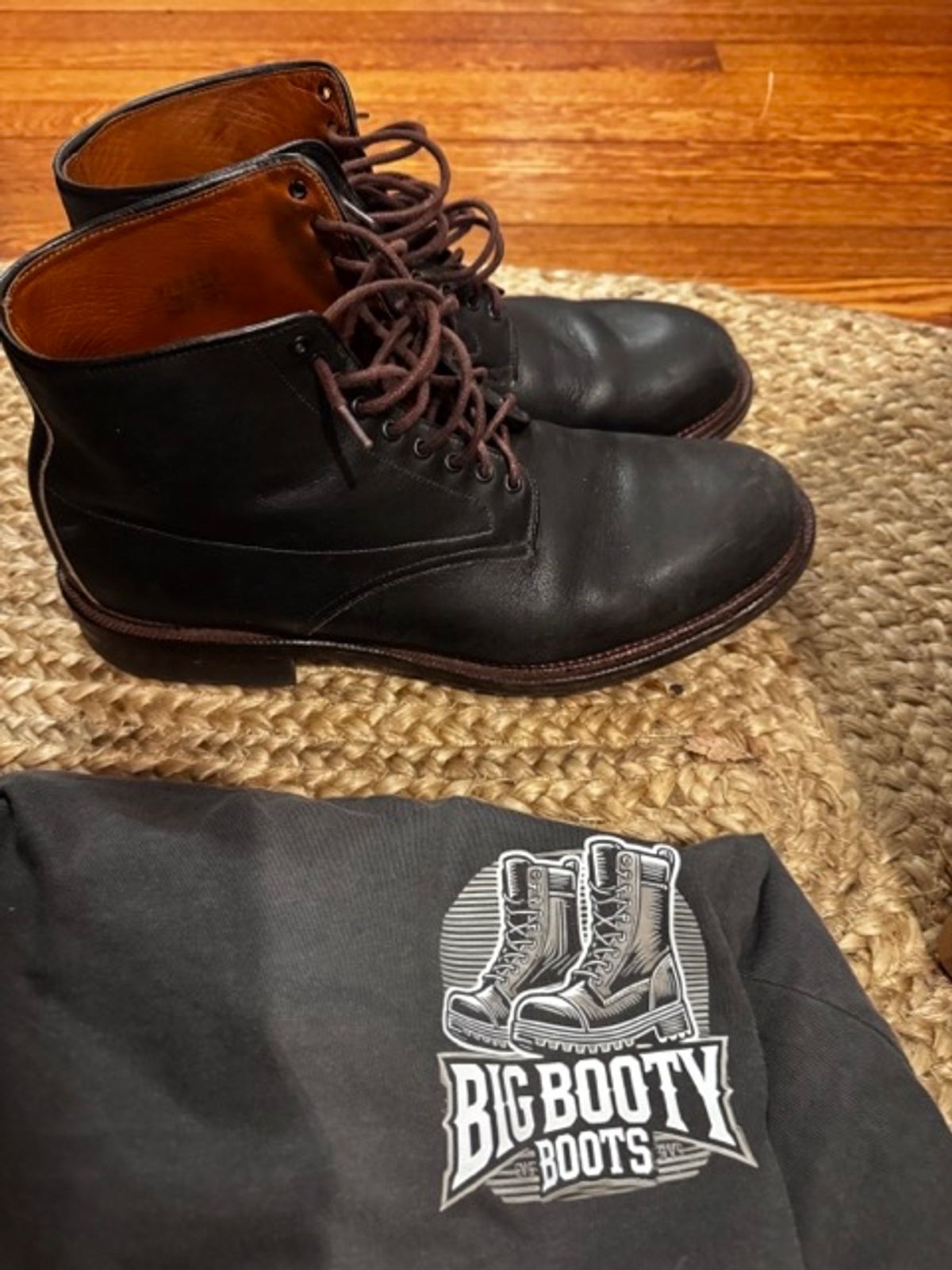 Photo by bigbootyboots on December 3, 2024 of the Viberg Navvy Boot in Horween Washed Chromexcel.